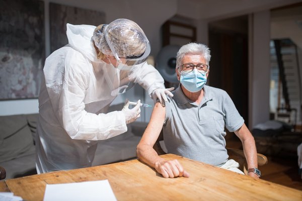 Vaccination du zona chez les seniors : pourquoi et comment ?
